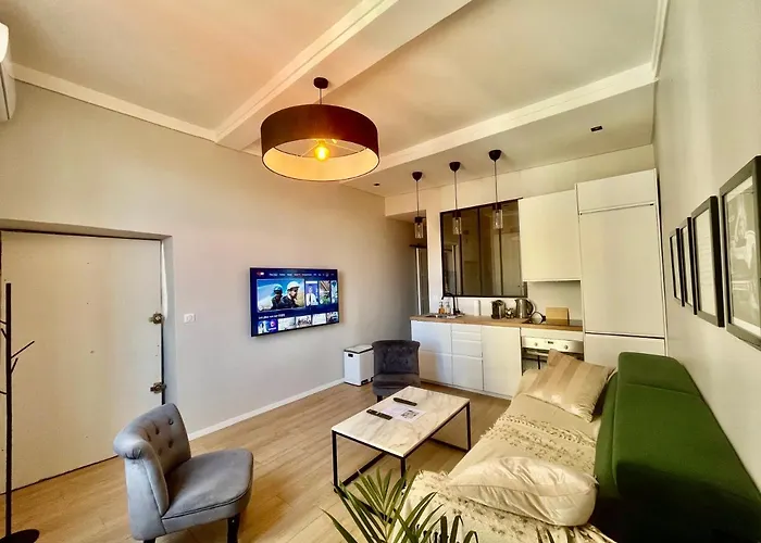 Apartment Nouveau Loft: Vieille-ville, Musee Picasso, Marche